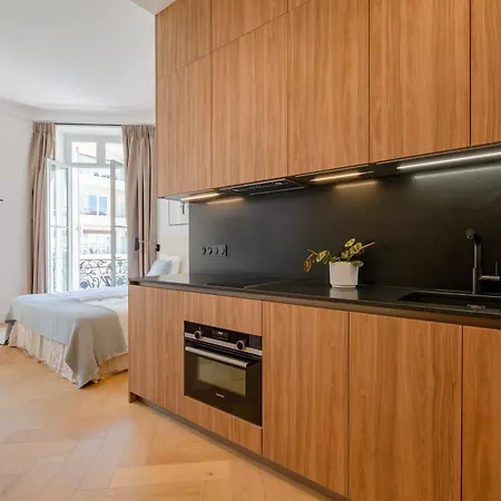 La Guitare 23 - Large Modern With Balcony In Center Of Cannes, Just Behind Grand Apartment