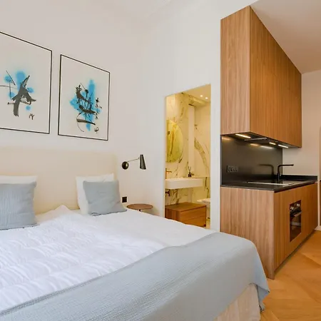 Apartment La Guitare 23 - Large Modern With Balcony In Center Of Cannes, Just Behind Grand *